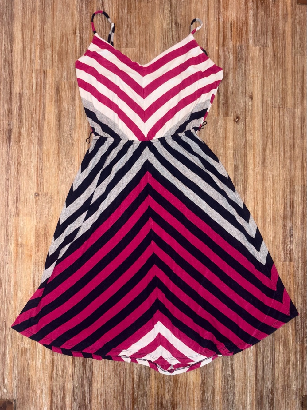 RED HAUTE CHEVRON DRESS
